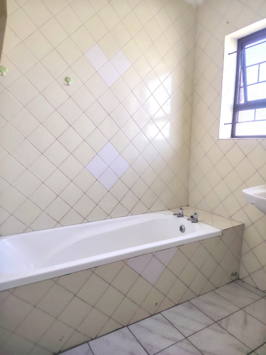 To Let 4 Bedroom Property for Rent in Ravensmead Western Cape